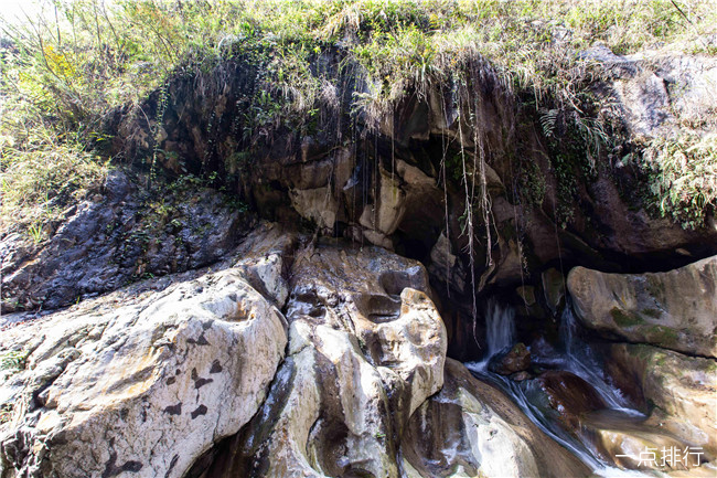 9.华蓥山洞中天河景区