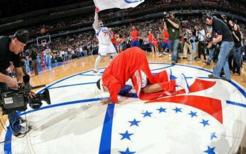 ƭ���ϵ۵����ˣ�С���Ӱ���ɭƾʲô�С��𰸡�