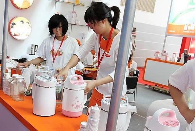 һ����1��̨������������ѹ�ղ������ģ���Ϯ��Ϊ�й�С�ҵ�֮��