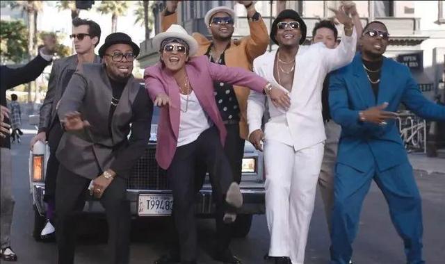 ��YouTube�ϣ�ȫ�������Ƕ�����ʲô��