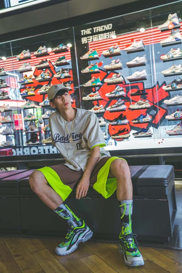 ������ͷ���������������������������������ϵ�У�