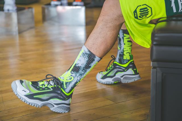 ������ͷ���������������������������������ϵ�У�