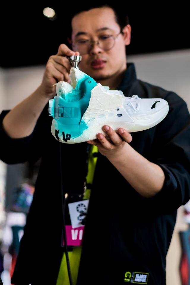 ������ͷ���������������������������������ϵ�У�