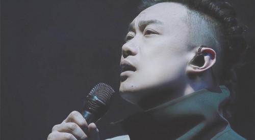 ����֮����Eason�á�L.O.V.E.��Ϊ����������ݶ�