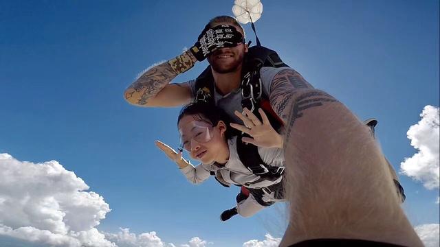 ���ڷɻ���ɡ��ҵ��ʼ�͵ϰݽа壬����۸���Ǳ���ϰݵ�