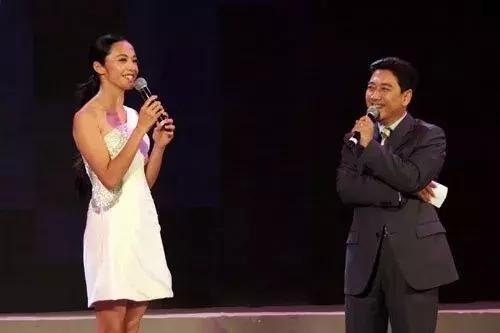 ƻ���й����£�ٿ��ʮ�� iPhone�ֻ�׹�뷲��