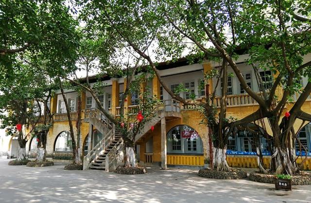 �ڹ��ݲ���ȥС������3������ֺ��������ʥ�أ������ǳ��ϰ�