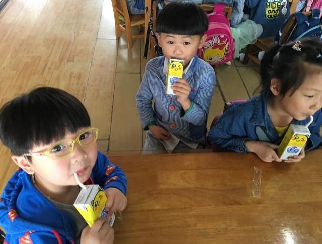 ��ţ�̾��ܳ��ߣ��������Ӻ��⼸��ţ�̣����ӷ���Խ��Խ��