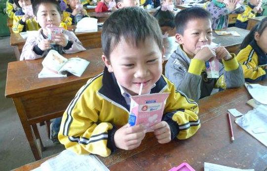 ��ţ�̾��ܳ��ߣ��������Ӻ��⼸��ţ�̣����ӷ���Խ��Խ��