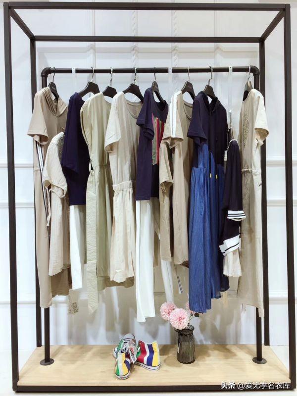 ����Ůװ�������һ�Դ����Щ���ְ��ȵĿ�ǧ��Ҫ�ܿ�