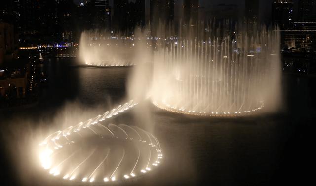 �ϰݵ�����һ�������ĳ��У�����˵�и���������