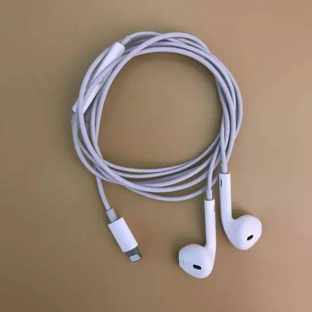 �ֻ�������׼����ÿ�������˺��¡���