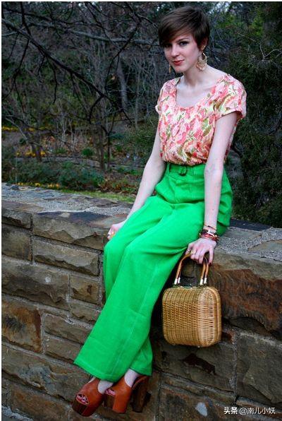 ͼ�Ľ�˵����ɫ������ʲô��ɫ���£�