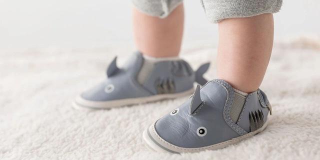 ˭˵ͯЬ�ܴ����У�ͯЬ��ѡ�н�����С���⼸��Ь�Ӻ�����ĺ���