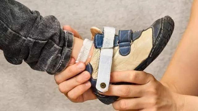 ˭˵ͯЬ�ܴ����У�ͯЬ��ѡ�н�����С���⼸��Ь�Ӻ�����ĺ���