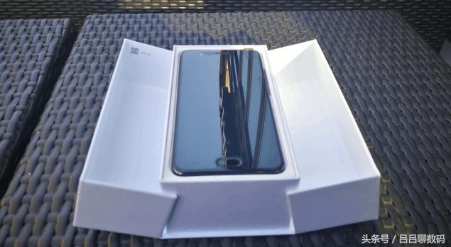 ��ΪP10 Plus�۸�ȫ�桰���̡���������1800Ԫ��������ֵ�����֣�