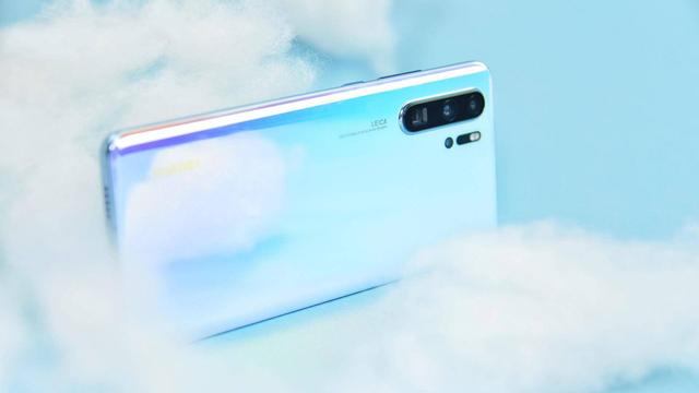 �ϰ����й������ֻ����������� OPPO�߾Ӱ��ף�����Ʒ����ǰ��