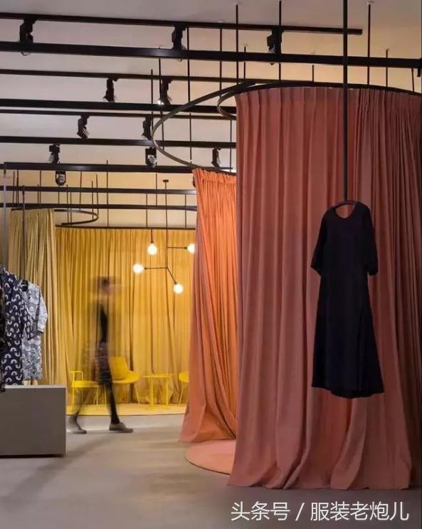 ��װ���ϰ�̸����װС�������ȷ�Ŀ�һ�ҷ�װ��