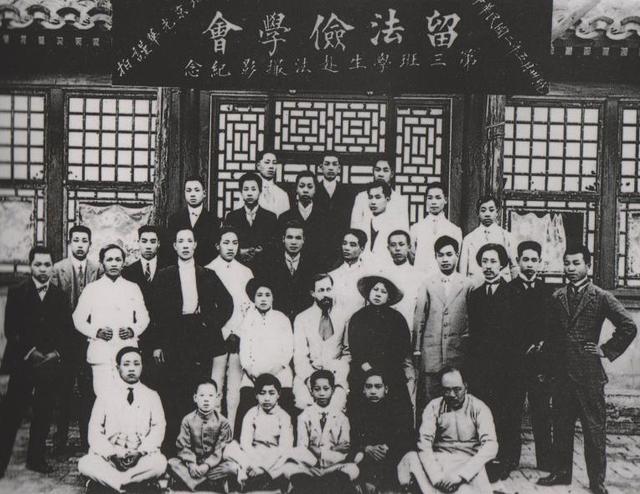 ��λ�¸����ص����ˣ��Ȱ������ɽ��Ҳ���ë��ϯ