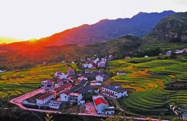 �����ܱ����ʺ�����ȥ��10���ط���˵�߾��ߣ�