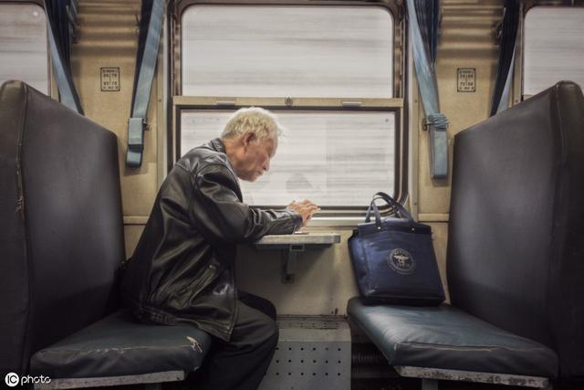 �������Ժ�Ӳ�Ծ�����ɶ�������Ц�ƣ��羰��ͬ