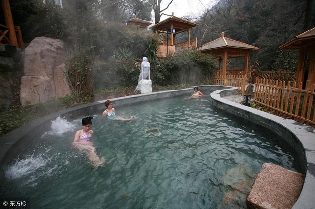 �й���ɽ���ľ�����һ�����ɣ�������ʯ�������ƺ����ľ��ǣ�