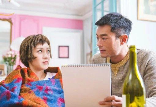 49���������ʷ����������ϣ���վ�̨��С������7��Ů�Ѵ�����