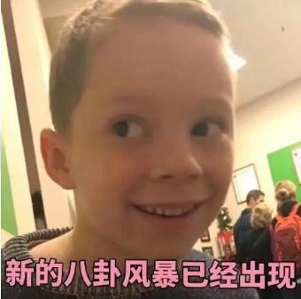 49���������ʷ����������ϣ���վ�̨��С������7��Ů�Ѵ�����