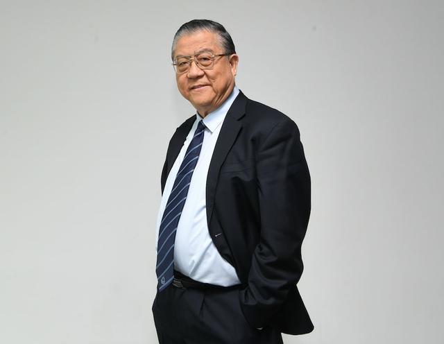 �Ӿ����ϵ������ںϣ��м��̲������ľ޴�������