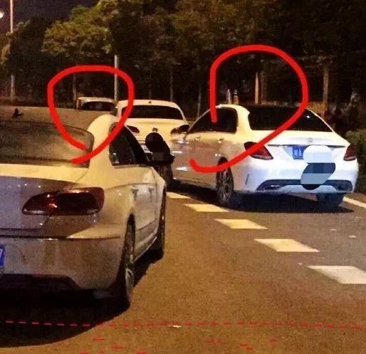 ��ҹ��8���γ�������ѧŮ�����ᣬ������ˮ��Ȼ�ǰ�ʾ����