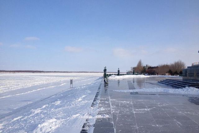 �й������ʮ���ط�����һ����Į�ӣ��������