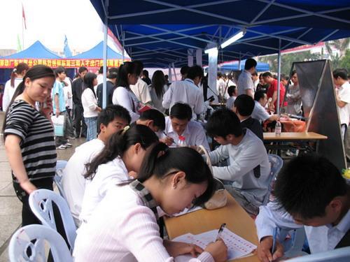 �ⲿ��¼Ƭ��¶�˶����˵��������������˼�����������˲��г�