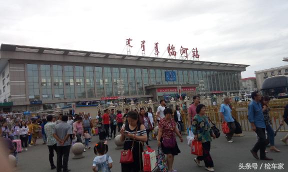 ��ɫ���ڼ׿ǳ�16�����֣���Ů����ȥ�ǳ����磬��ͷ�ʸ�