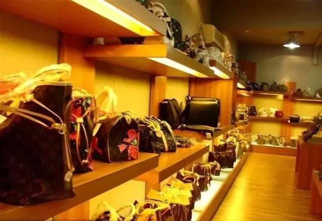 4��1�գ�LV��Gucci�����µ��й�������Ʒ�۸��½�����ԼΪ3%��