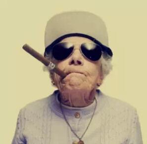 һ��С���¸����㣬ʲô�Ƿ��նԳ�